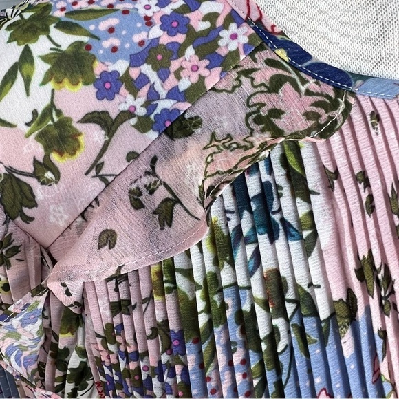 Ted Baker London Kaylahn Ditsy Accordion Pleat Blouse Pink Floral Keyhole Size 4 - Picture 6 of 12